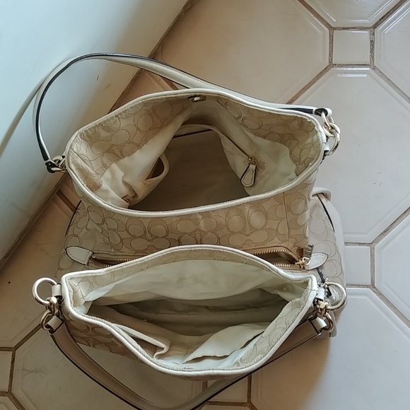 Purse - Picture 3 of 4